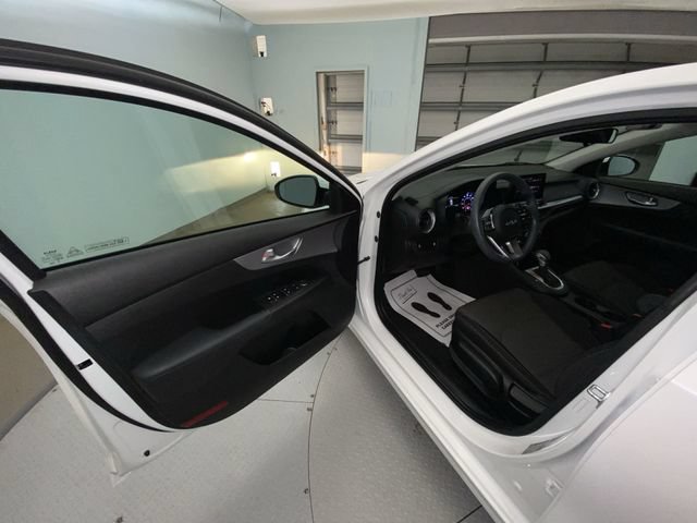 Used 2023 Kia Forte LXS FWD image 11