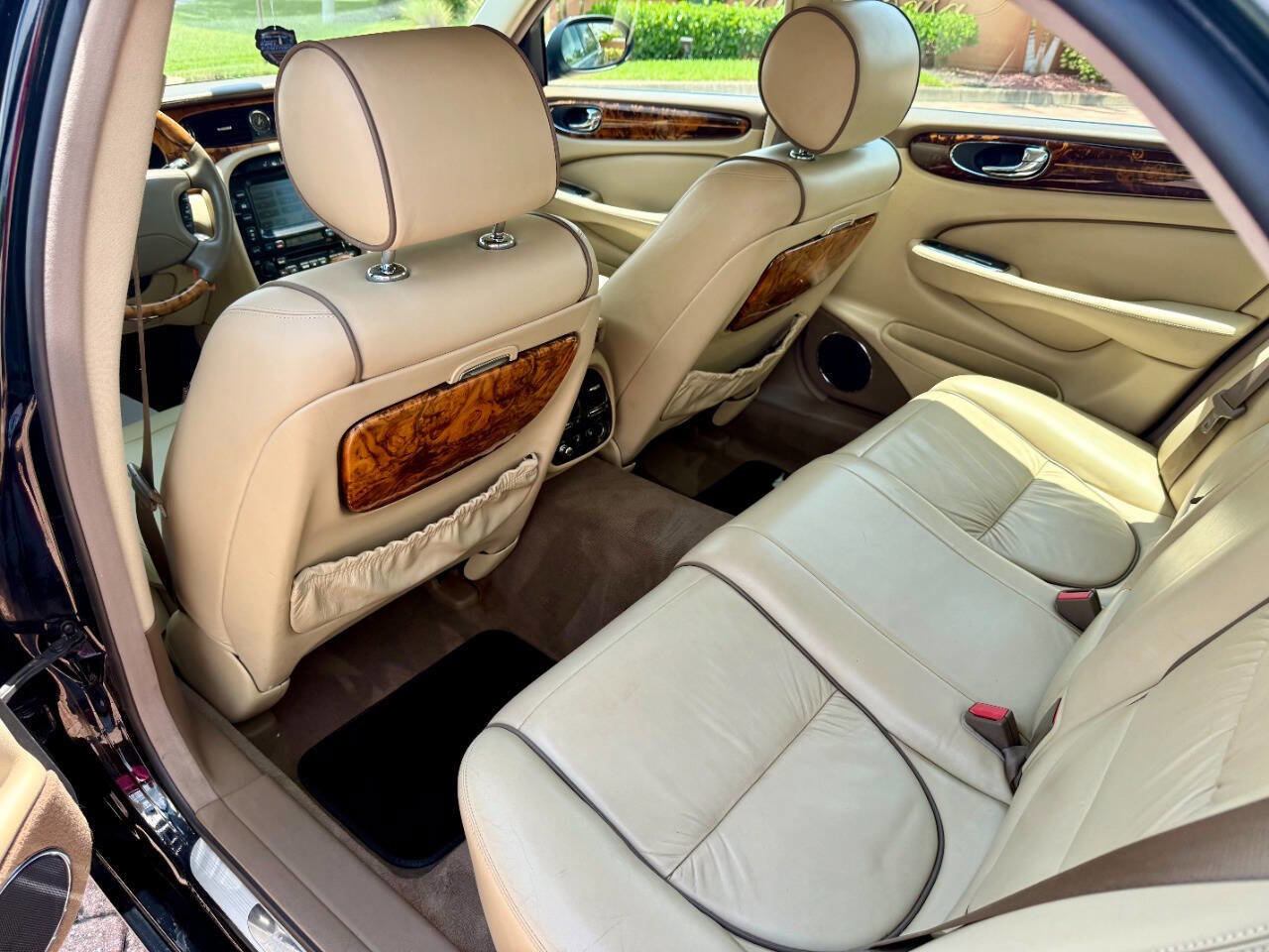 Used 2006 Jaguar XJ Vanden Plas image 23