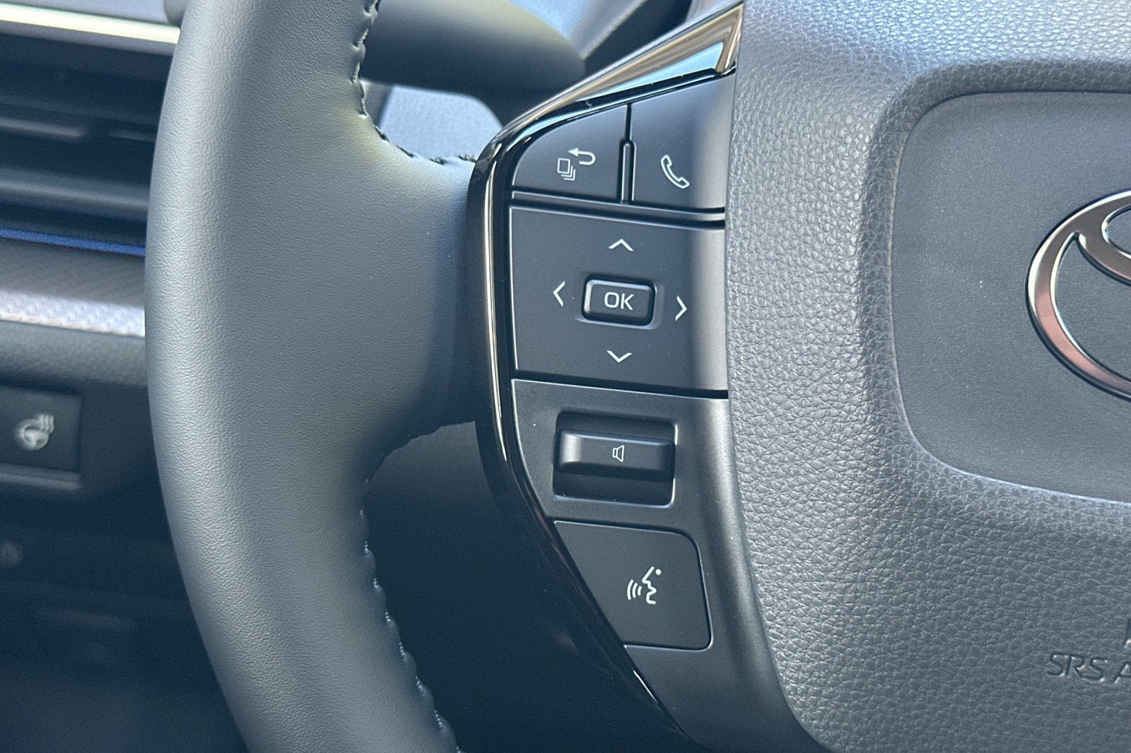 New 2027 Toyota Prius XLE FWD image 24