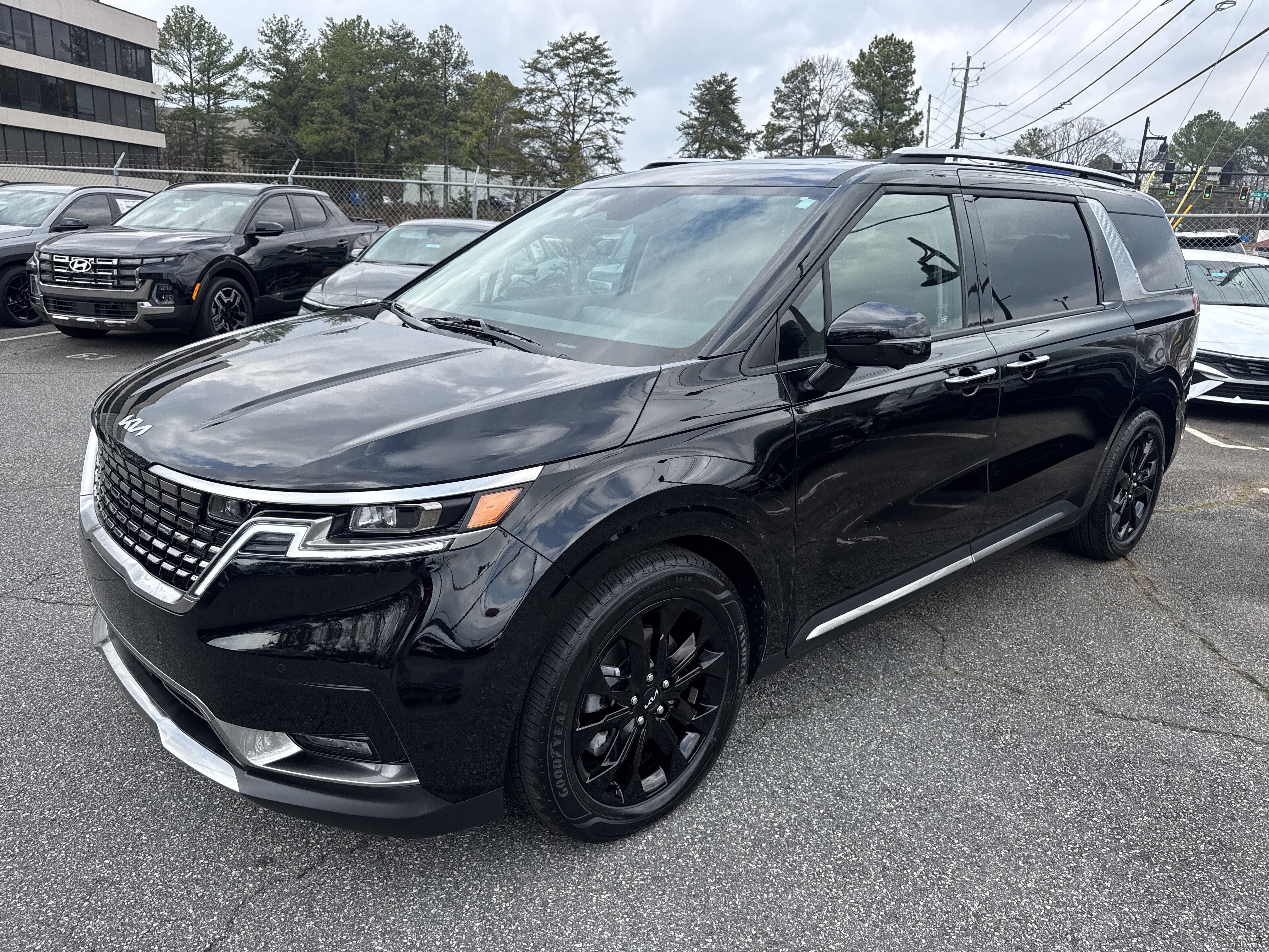 Certified 2024 Kia Carnival SX Prestige image 3