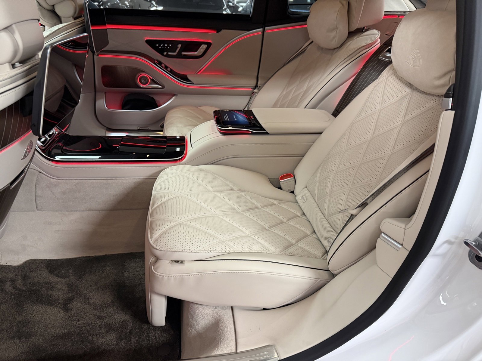 New 2025 Mercedes-Benz Maybach S 680 4MATIC image 31