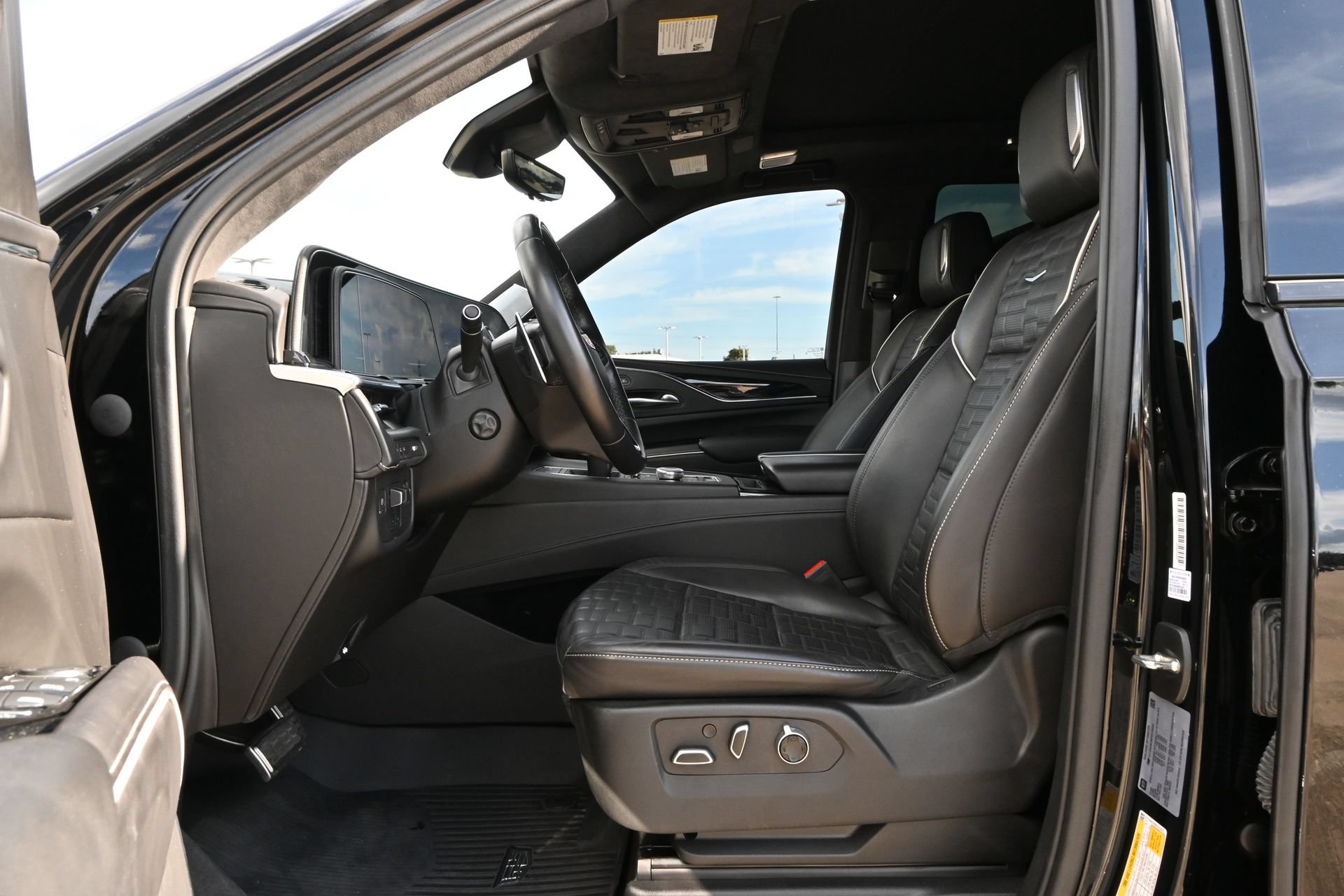 Used 2023 Cadillac Escalade V AWD/4WD image 19