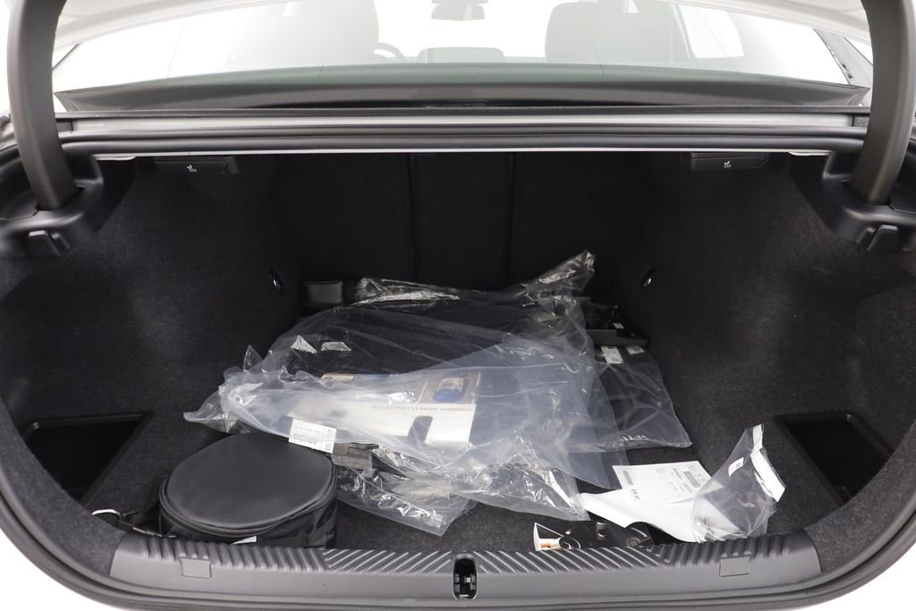 New 2026 BMW 530i xDrive w/ Premium Package image 18