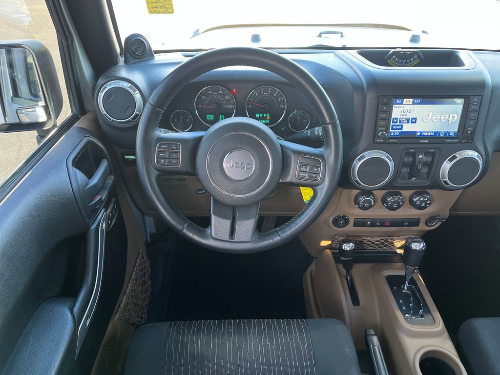 Used 2012 Jeep Wrangler Unlimited Rubicon w/ Connectivity Group AWD/4WD image 24