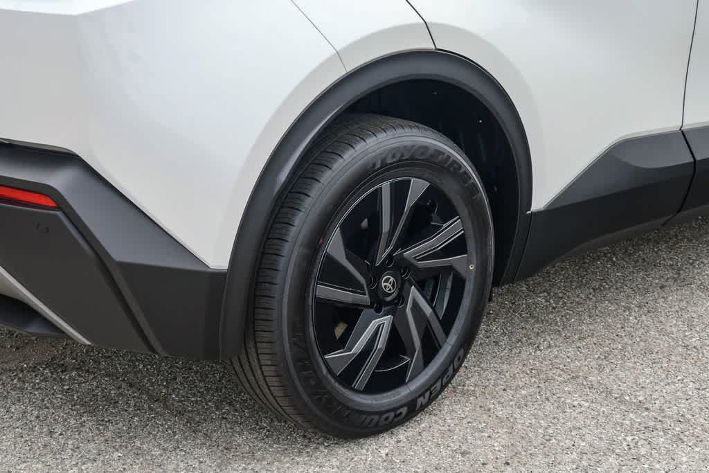 New 2026 Toyota C-HR AWD/4WD image 10