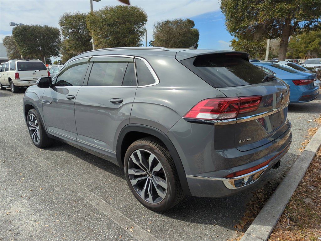 Used 2021 Volkswagen Atlas Cross Sport SEL R-Line image 3