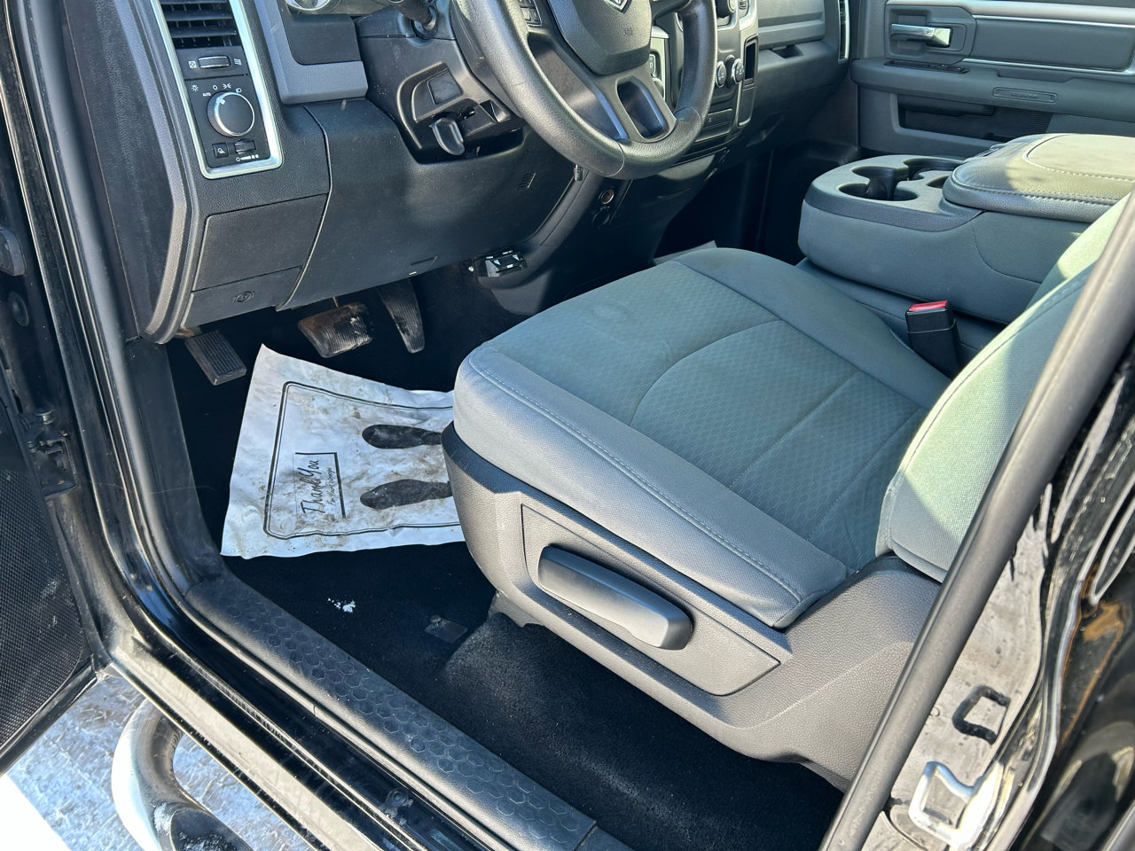 Used 2014 RAM 1500 Classic SLT image 10