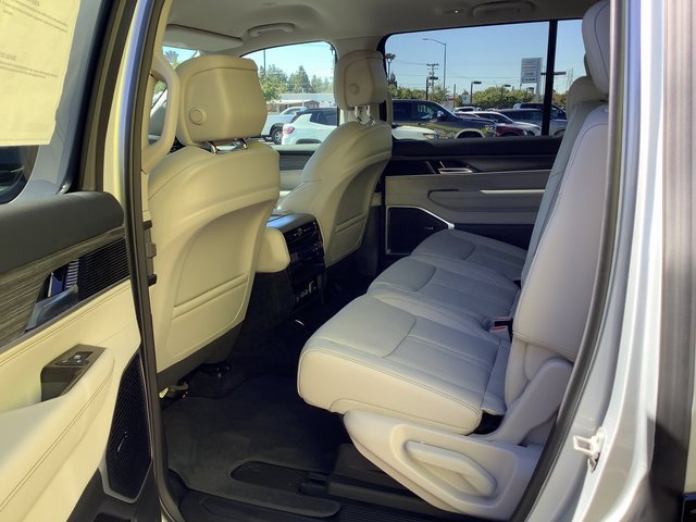 New 2023 Jeep Wagoneer Series III w/ Preferred Equipment Group AWD/4WD image 25