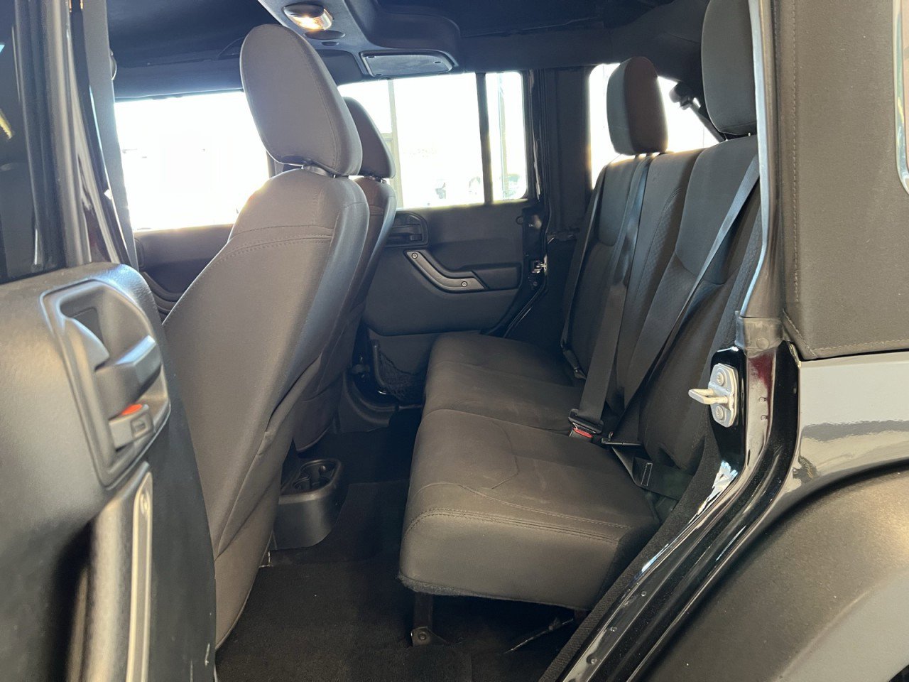 Used 2018 Jeep Wrangler Unlimited Sport S image 22