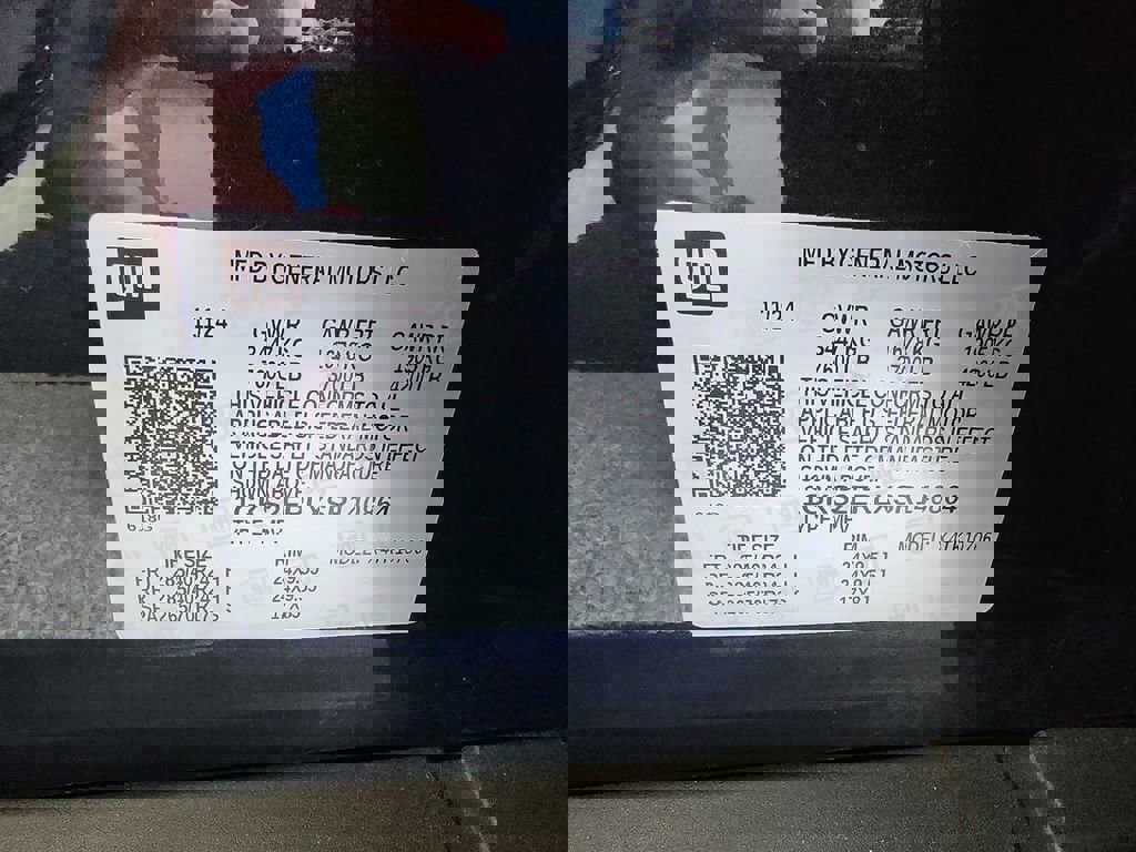 Certified 2025 GMC Yukon Denali Ultimate AWD/4WD image 34