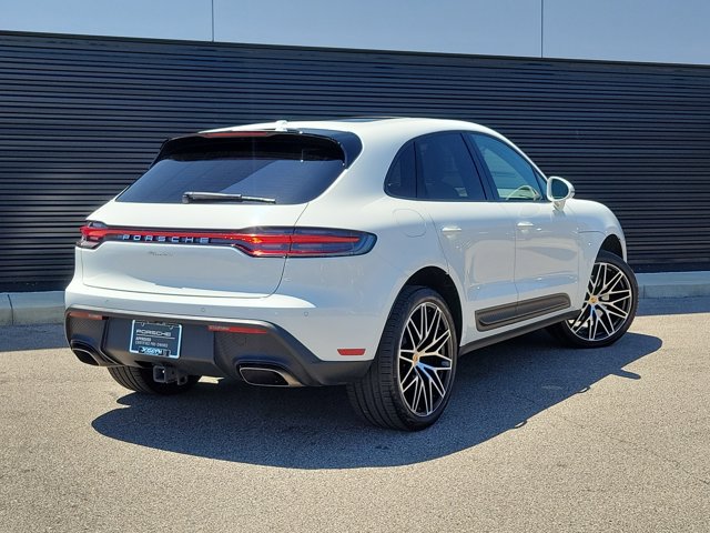 Certified 2023 Porsche Macan AWD/4WD image 9
