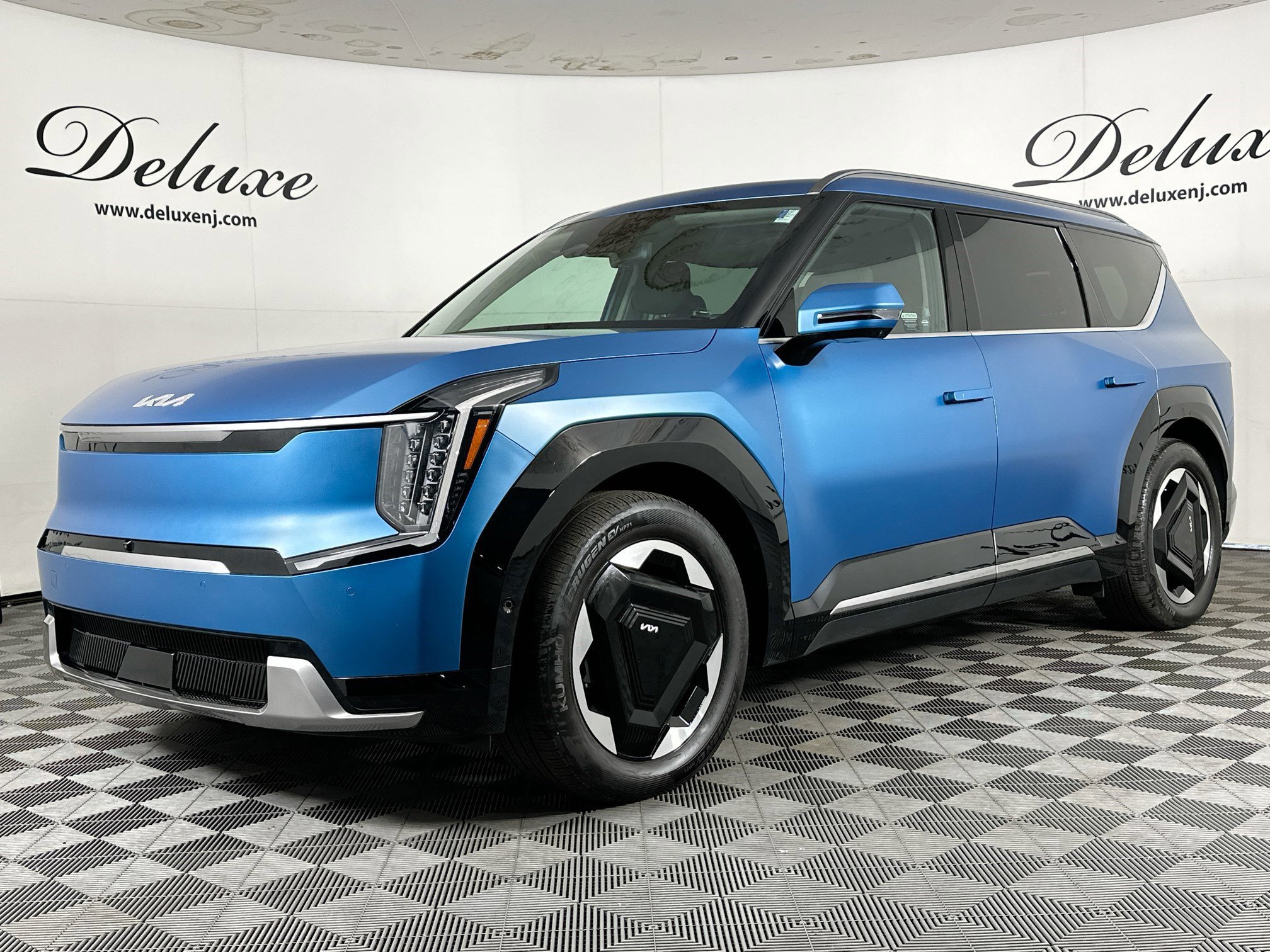 Used 2024 Kia EV9 Land AWD/4WD image 3