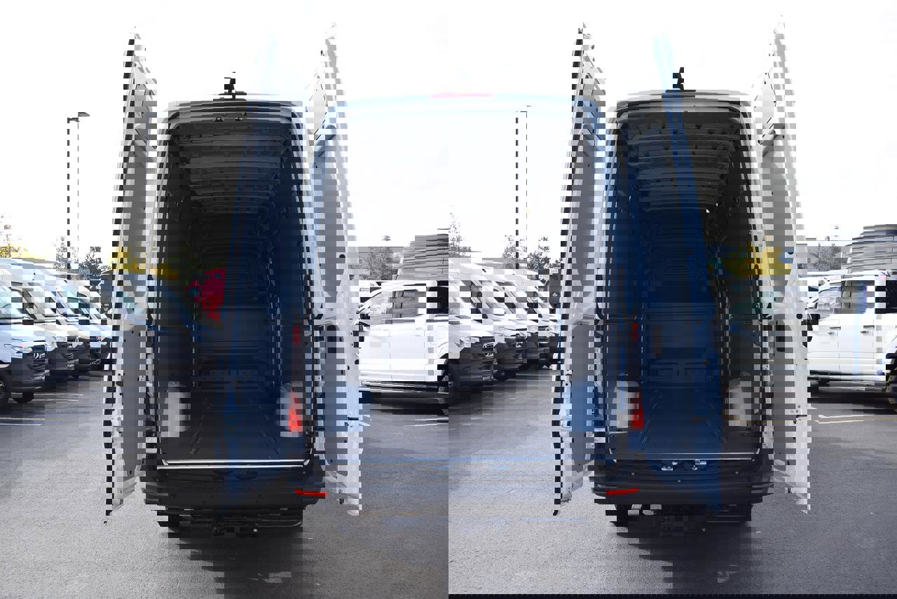 New 2025 Mercedes-Benz Sprinter 2500 image 7