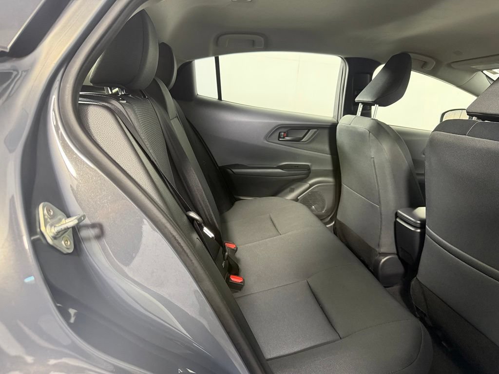 Used 2025 Toyota Prius LE FWD image 18