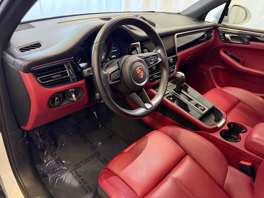 Certified 2023 Porsche Macan S AWD/4WD image 4