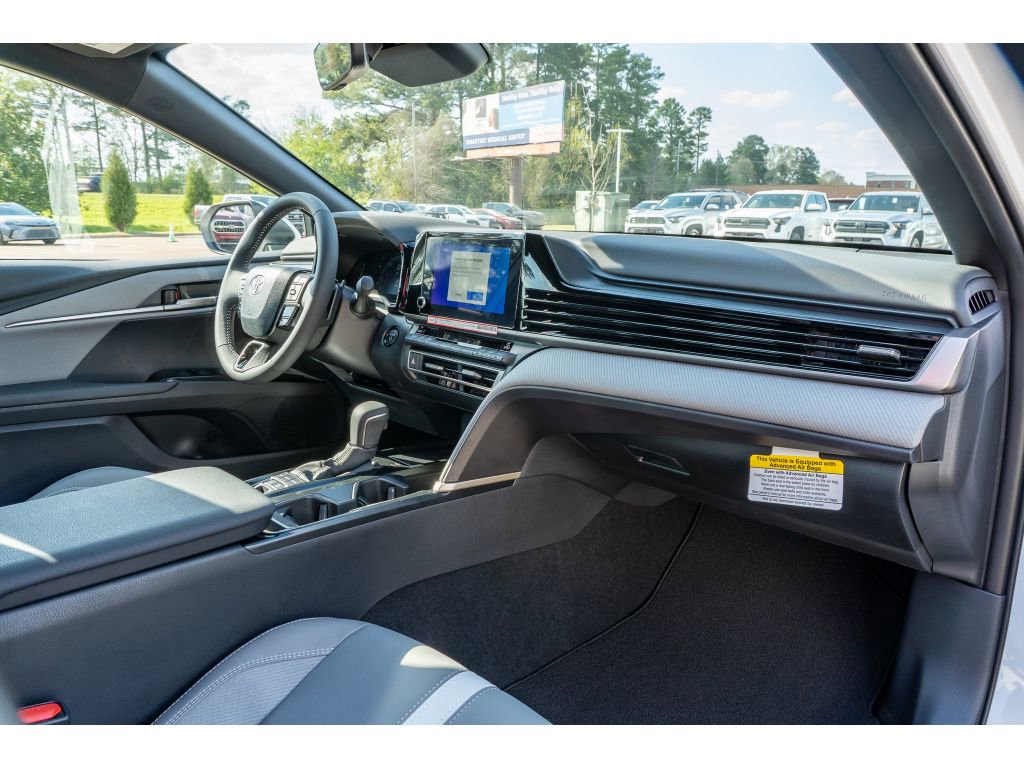 Used 2026 Toyota Camry SE FWD image 17