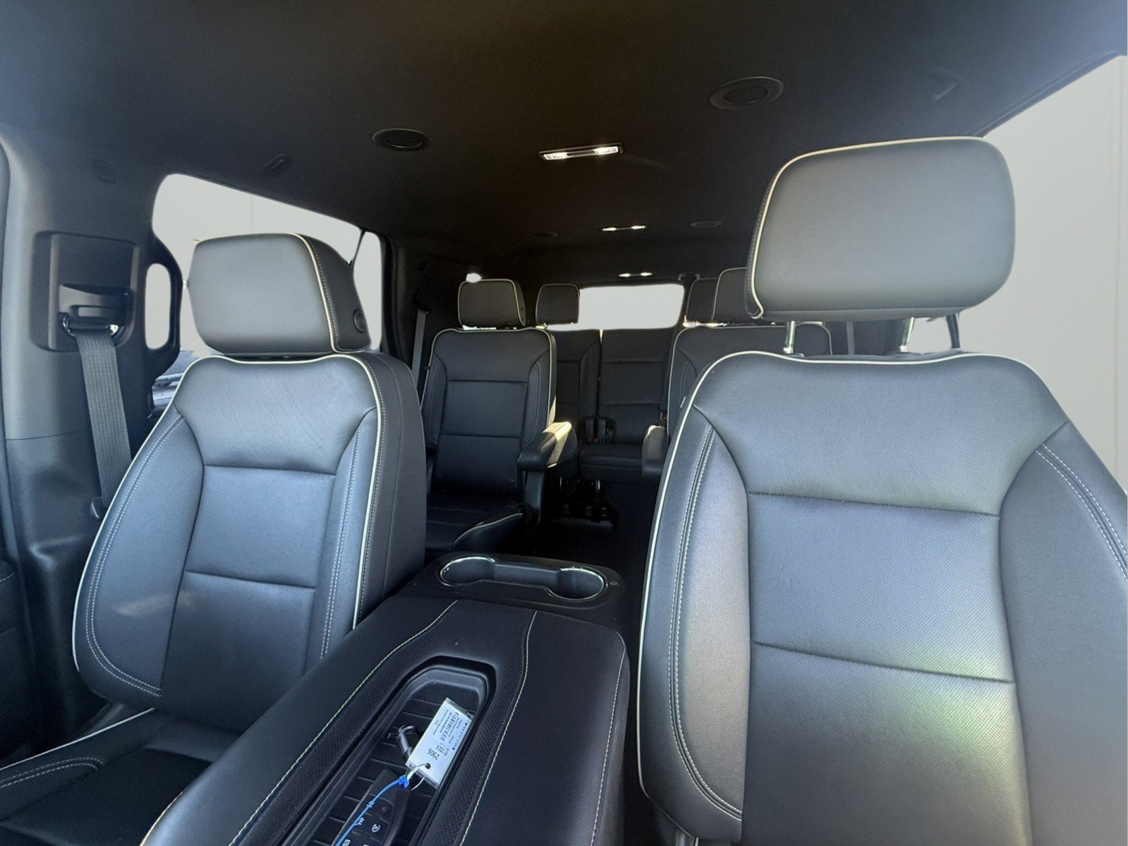 Used 2024 GMC Yukon SLT image 10