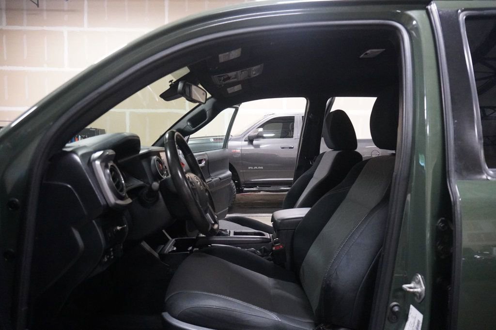 Used 2021 Toyota Tacoma TRD Off-Road image 5