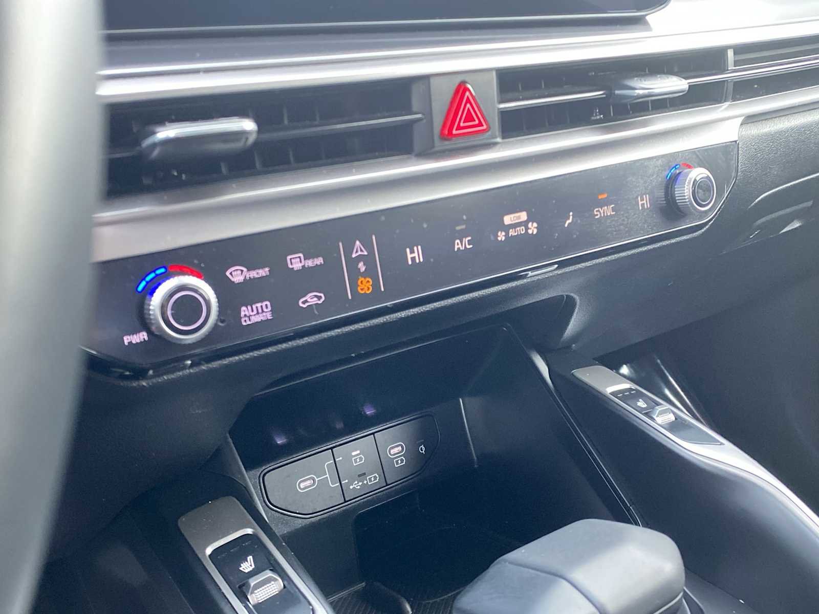 Used 2024 Kia Sorento S w/ Panoramic Sunroof Package image 24