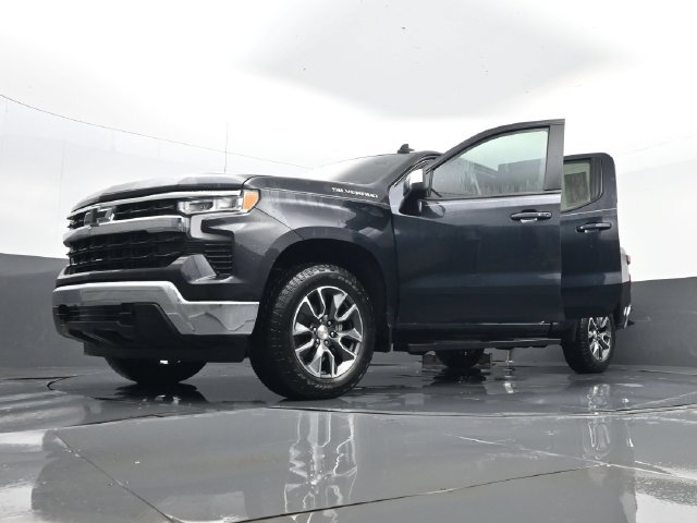 Used 2024 Chevrolet Silverado 1500 LT AWD/4WD image 32