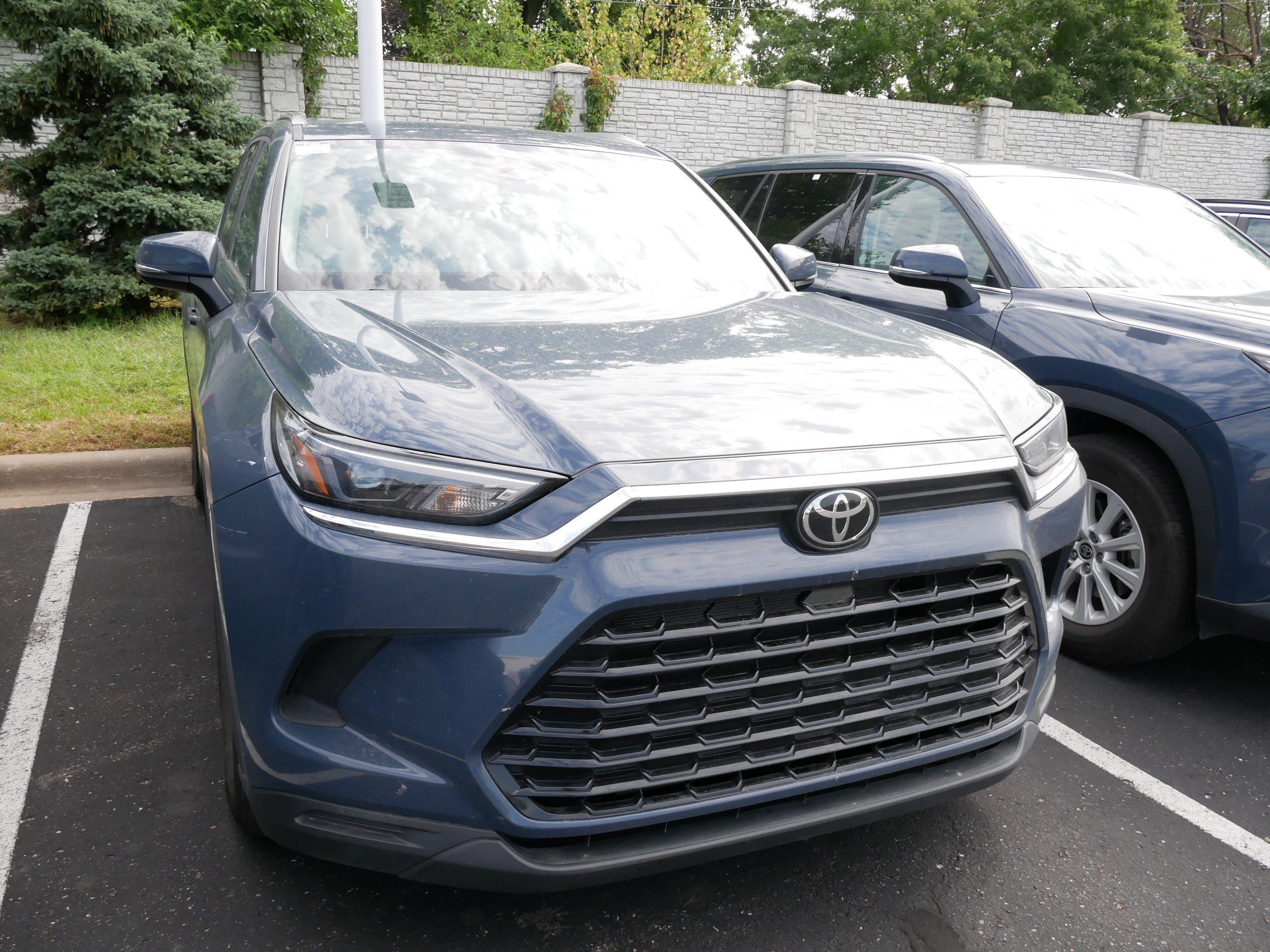 Used 2026 Toyota Grand Highlander AWD image 3