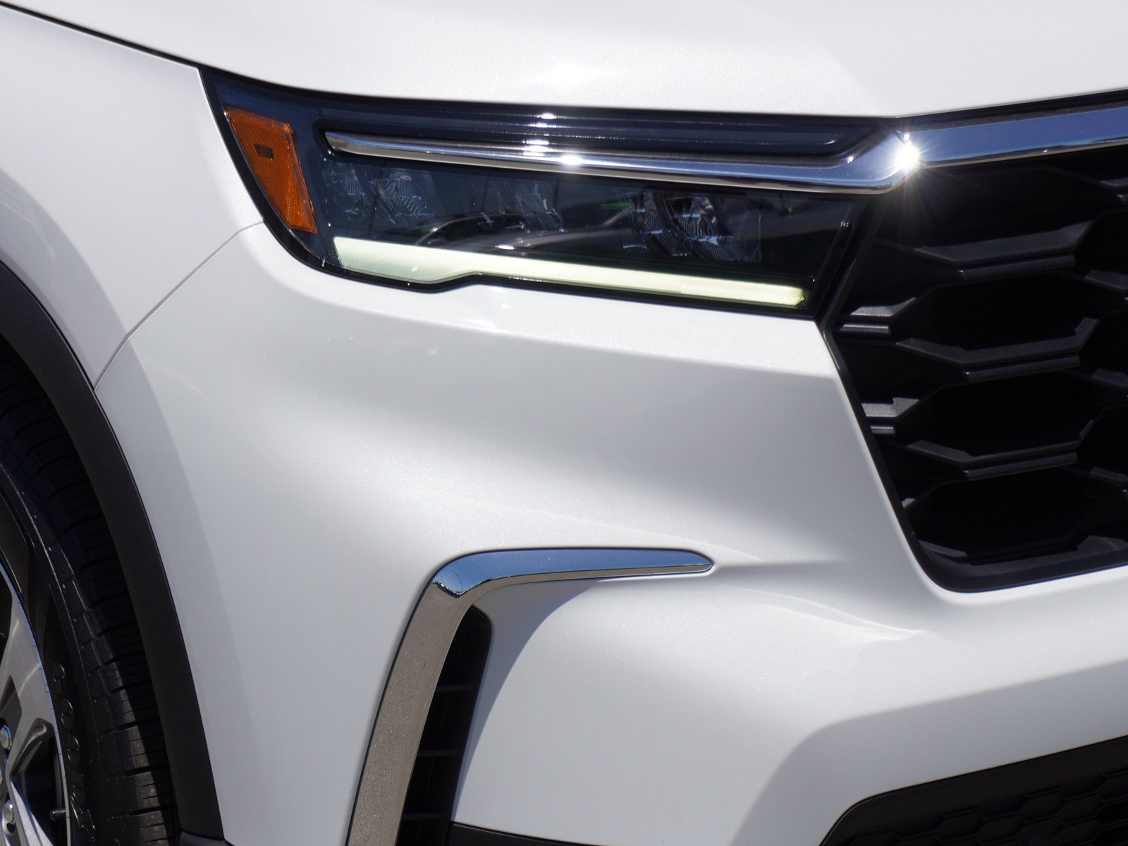 Used 2023 Honda Pilot EX-L image 3