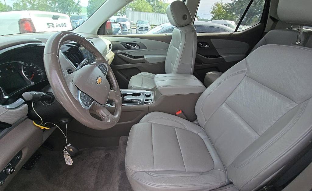 Used 2020 Chevrolet Traverse Premier FWD image 9
