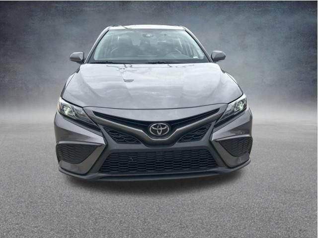 Used 2024 Toyota Camry SE FWD image 3