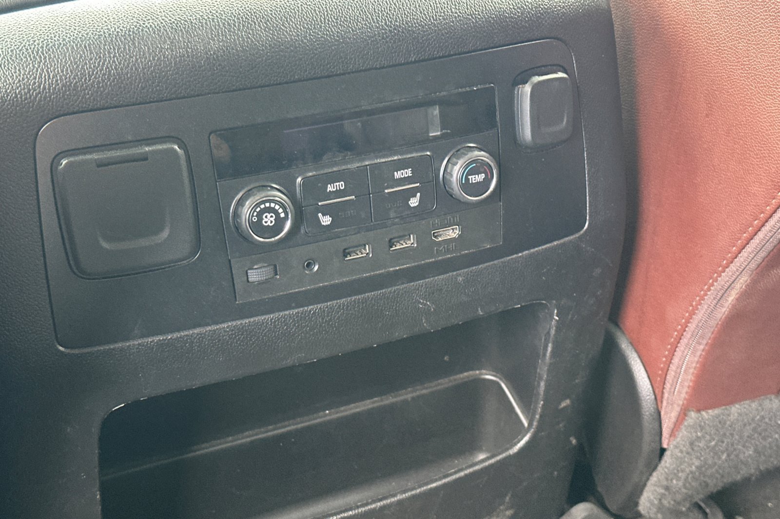 Used 2019 Chevrolet Suburban Premier w/ Premier Plus Edition AWD/4WD image 41