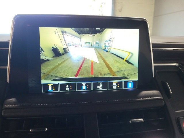 Used 2024 GMC Yukon SLT w/ SLT Luxury Package image 13