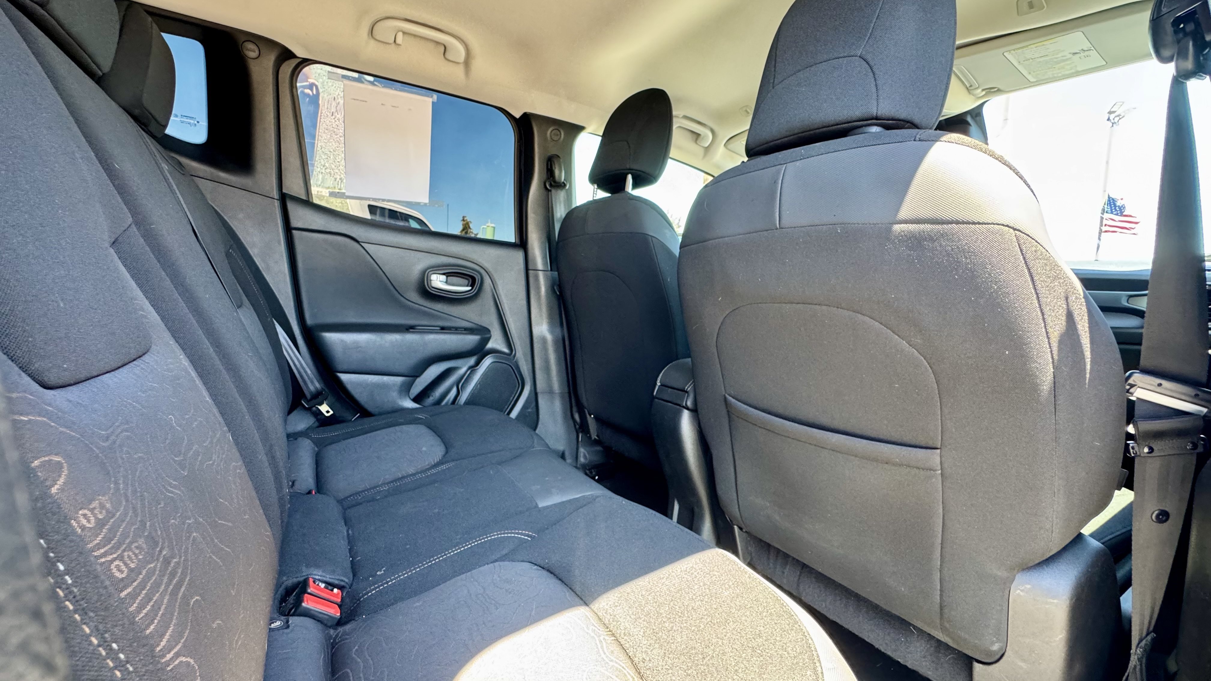 Used 2023 Jeep Renegade Latitude AWD/4WD image 25