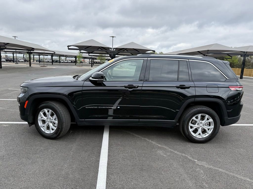 Used 2023 Jeep Grand Cherokee Limited image 8