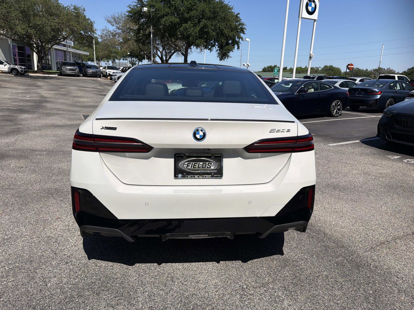 New 2026 BMW 550e xDrive w/ Premium Package AWD/4WD image 5