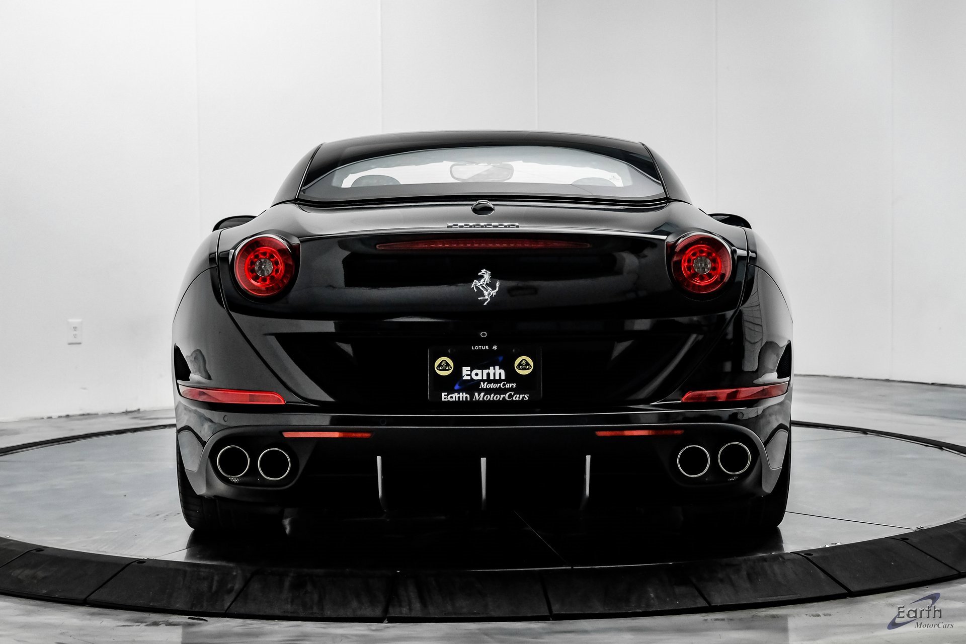 Used 2016 Ferrari California T image 12