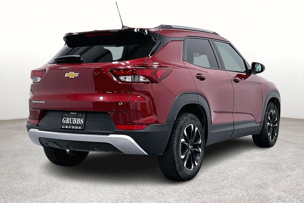 Used 2021 Chevrolet TrailBlazer LT w/ Convenience Package FWD image 2