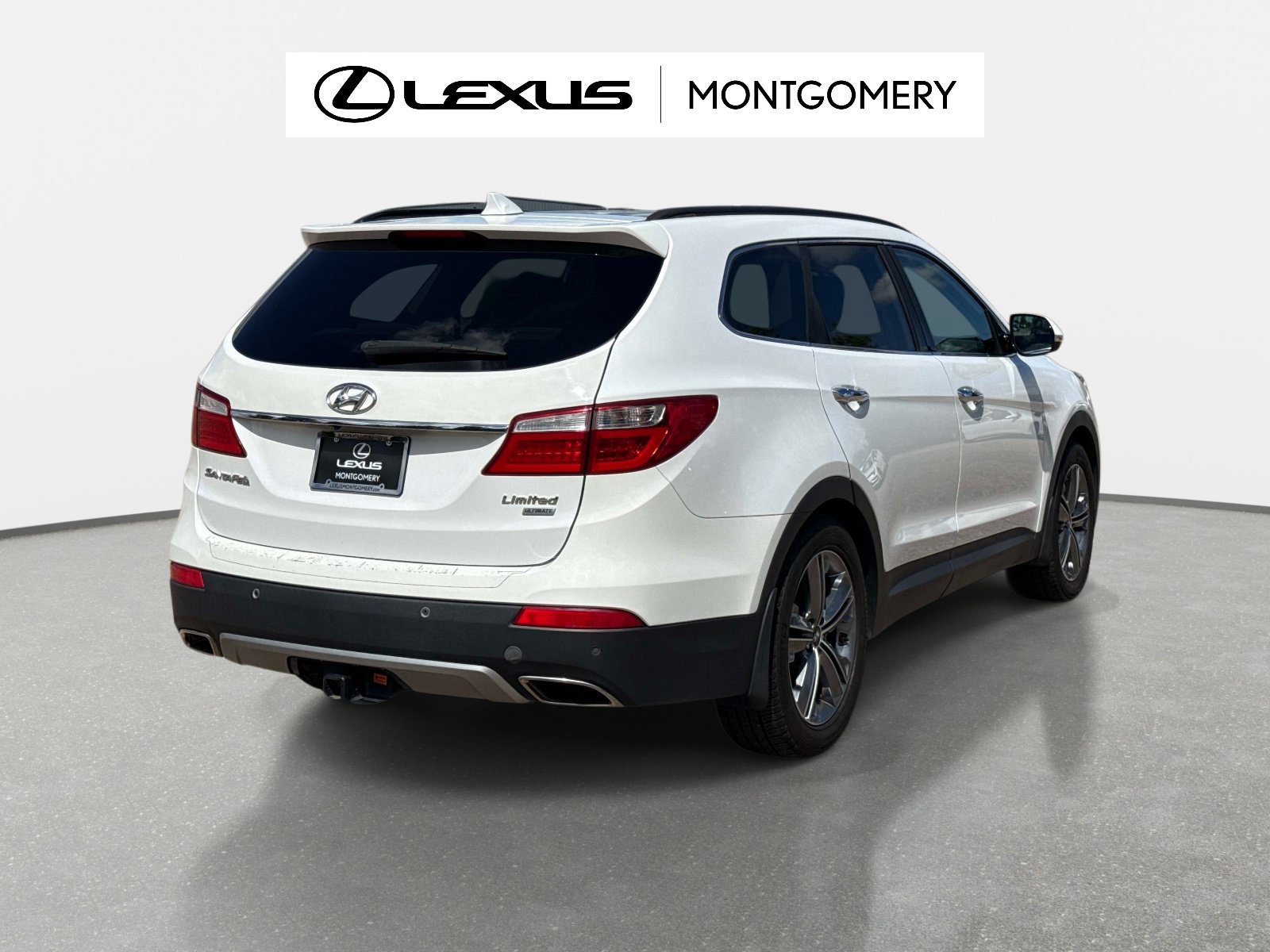 Used 2015 Hyundai Santa Fe Limited w/ Option Group 04 FWD image 3