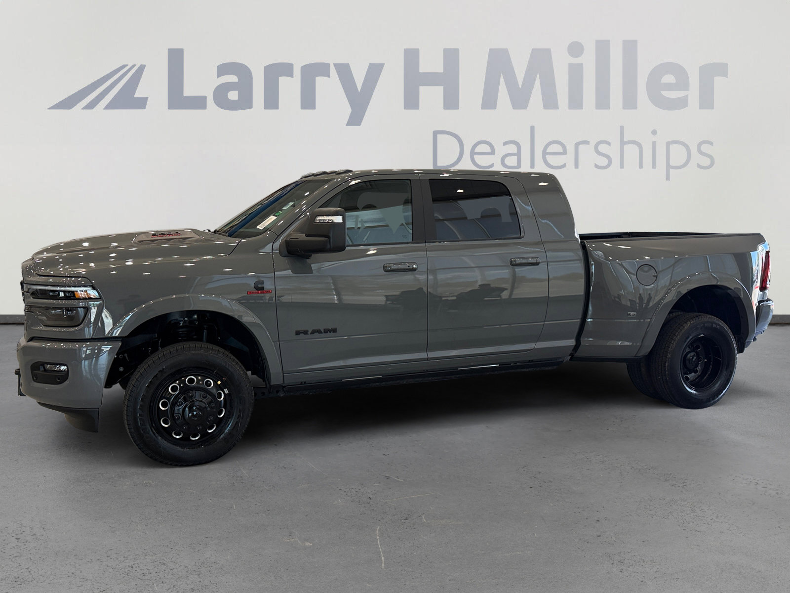 New 2026 RAM 3500 Limited AWD/4WD image 2