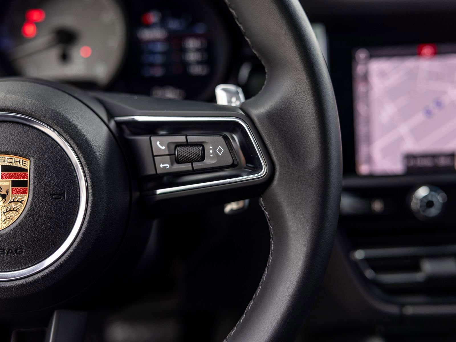 Certified 2024 Porsche Macan S image 46