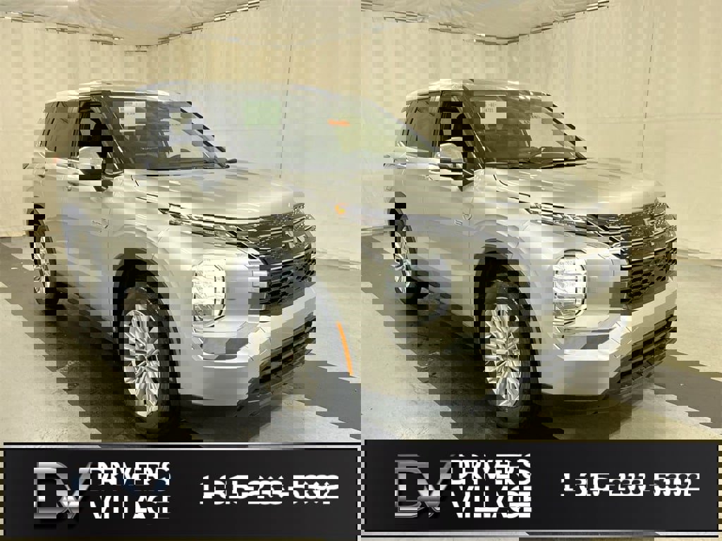 New 2025 Mitsubishi Outlander ES image 1