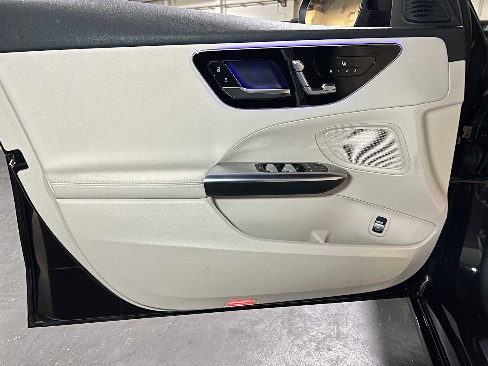 Used 2025 Mercedes-Benz C 300 4MATIC Sedan image 21