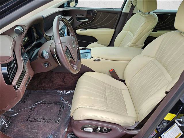 Used 2018 Lexus LS 500 w/ Luxury Package RWD image 18