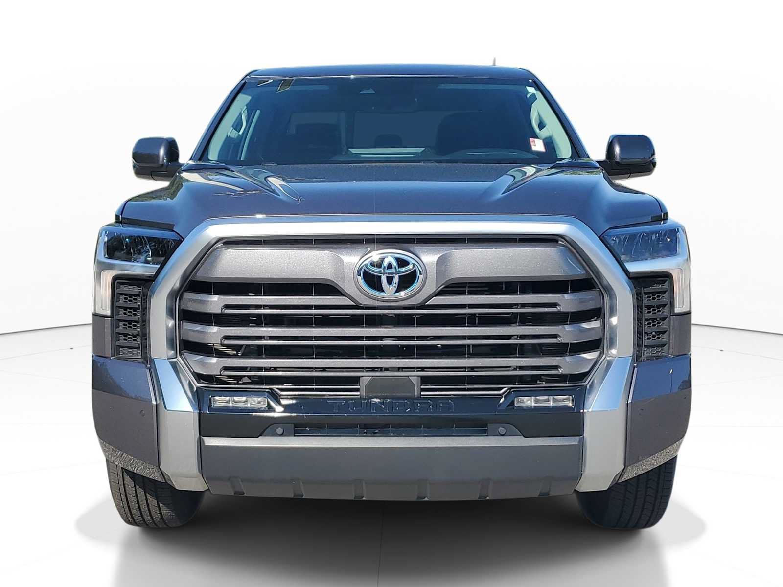 Used 2024 Toyota Tundra Limited w/ Power Package AWD/4WD image 3