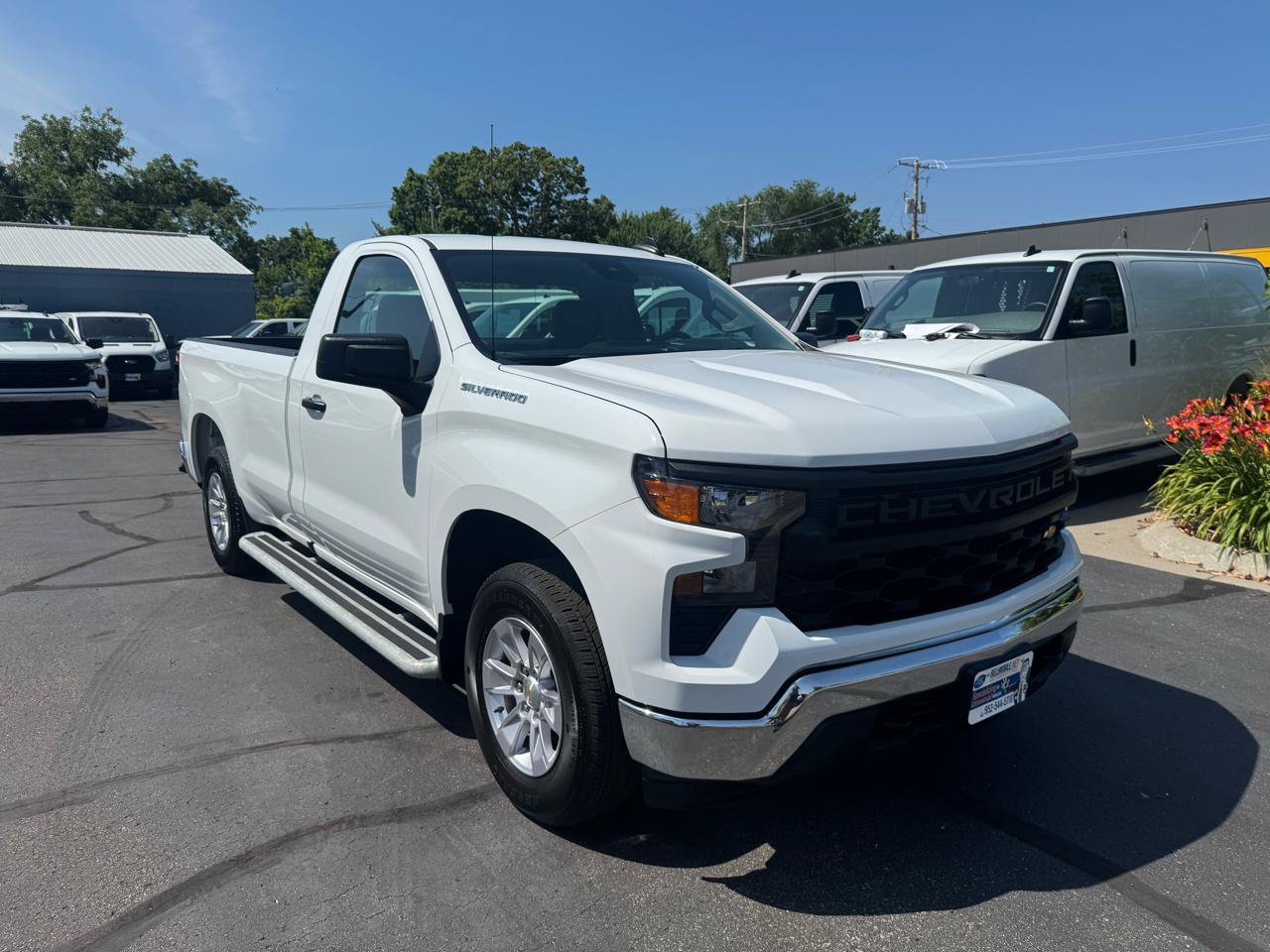 Used 2025 Chevrolet Silverado 1500 W/T RWD image 4
