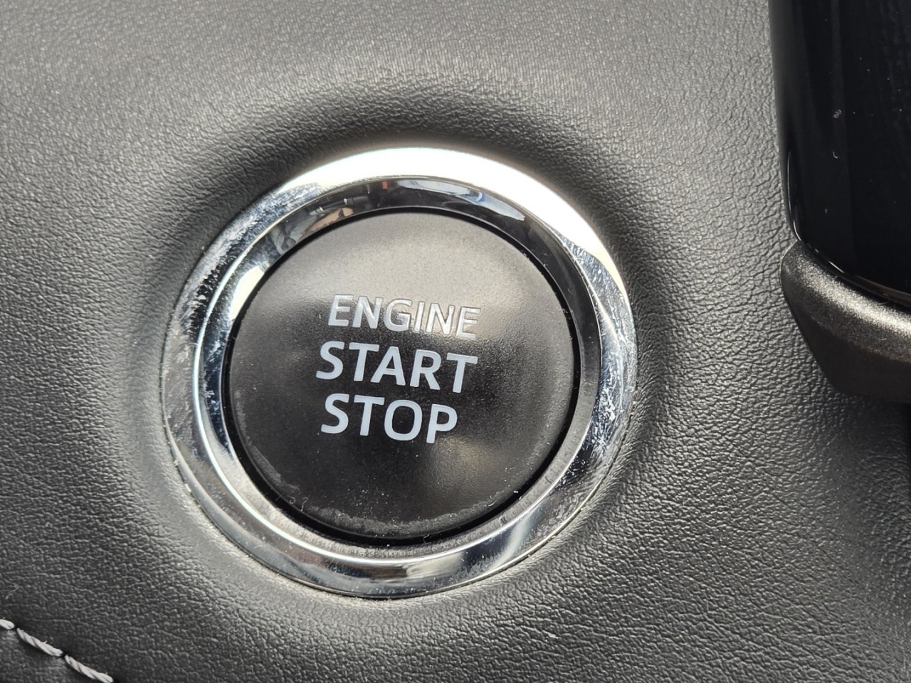 Used 2022 Toyota Highlander XLE FWD image 30