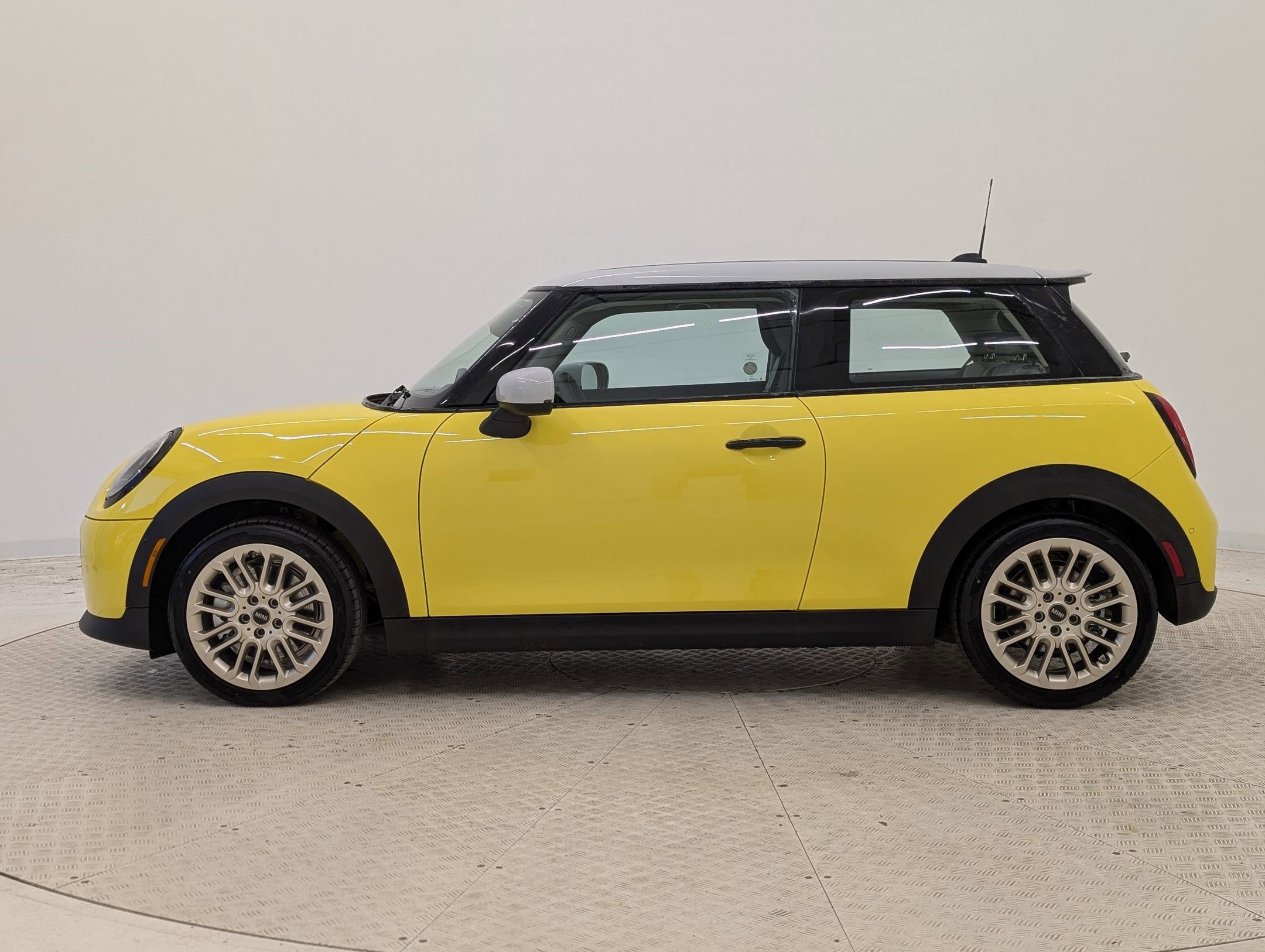 New 2026 MINI Cooper S image 2