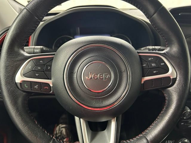 Used 2021 Jeep Renegade Trailhawk AWD/4WD image 18