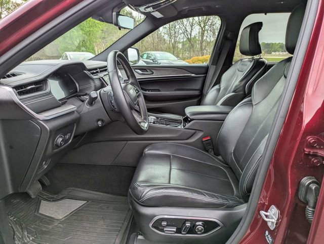 Used 2021 Jeep Grand Cherokee L Overland w/ Luxury Tech Group IV RWD image 22