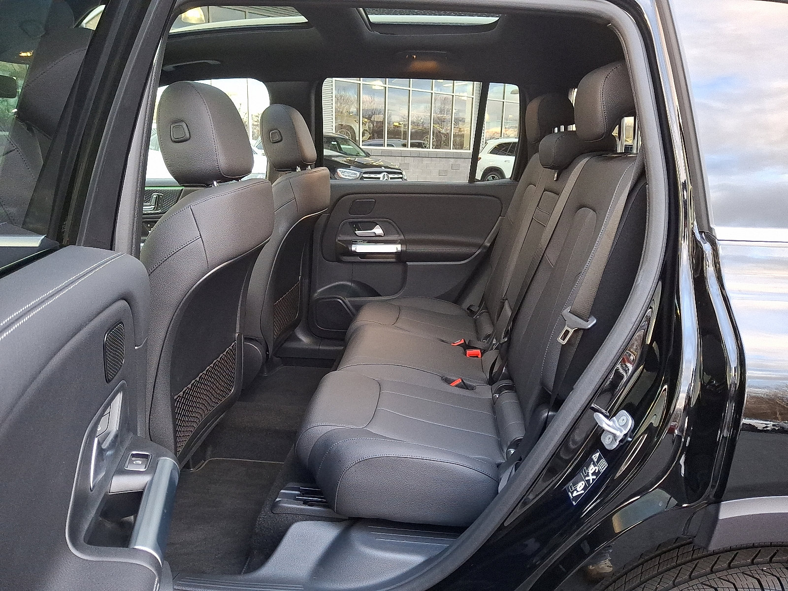 Certified 2025 Mercedes-Benz GLB 250 4MATIC image 10