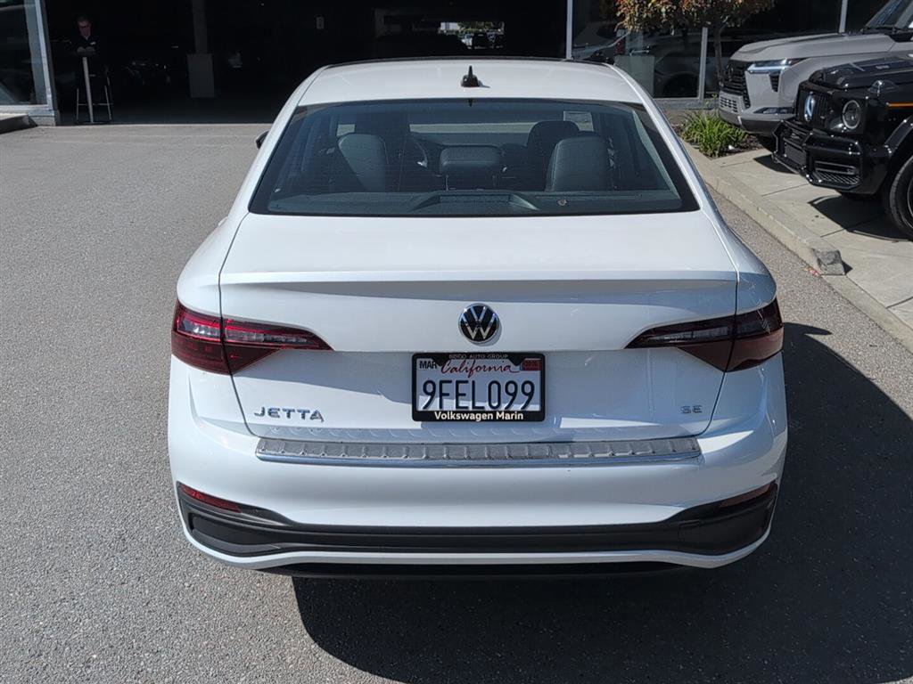 Used 2023 Volkswagen Jetta SE w/ Panoramic Sunroof Package FWD image 6
