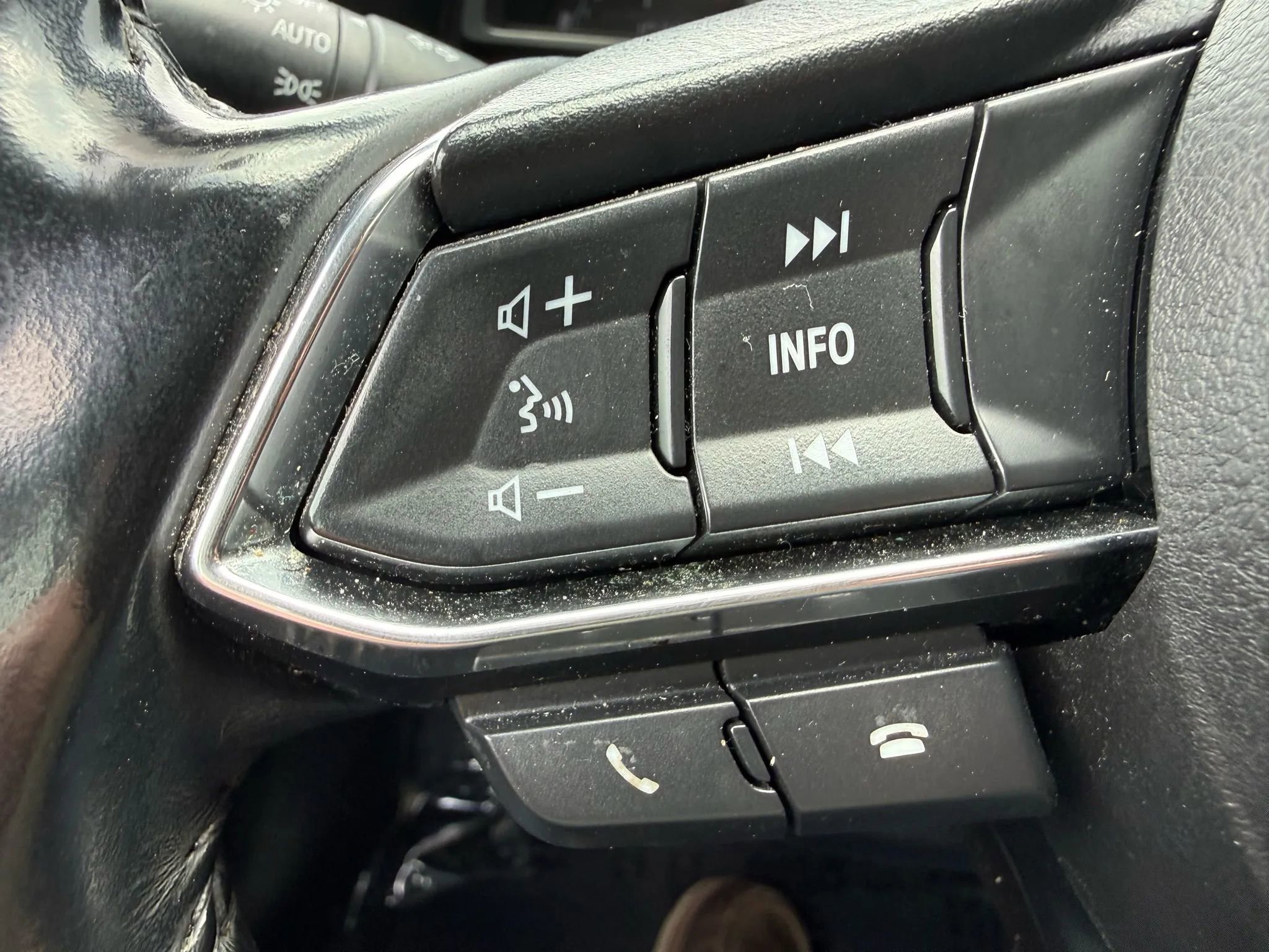 Used 2017 MAZDA MAZDA3 Touring image 13